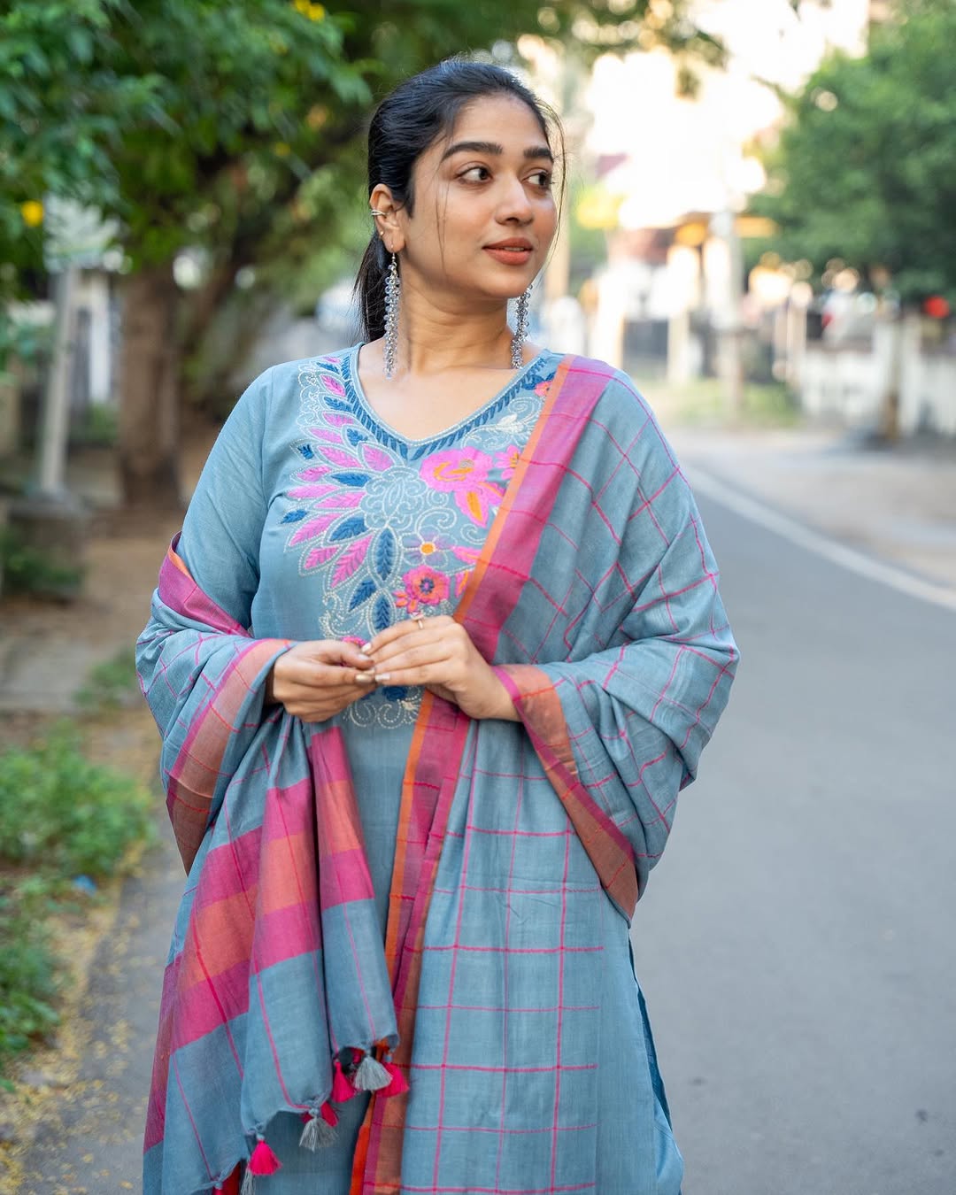 Exclusive Handloom A-Line Kurti Set | Halter Neck with Pure Linen Dupatta & Cotton Pants