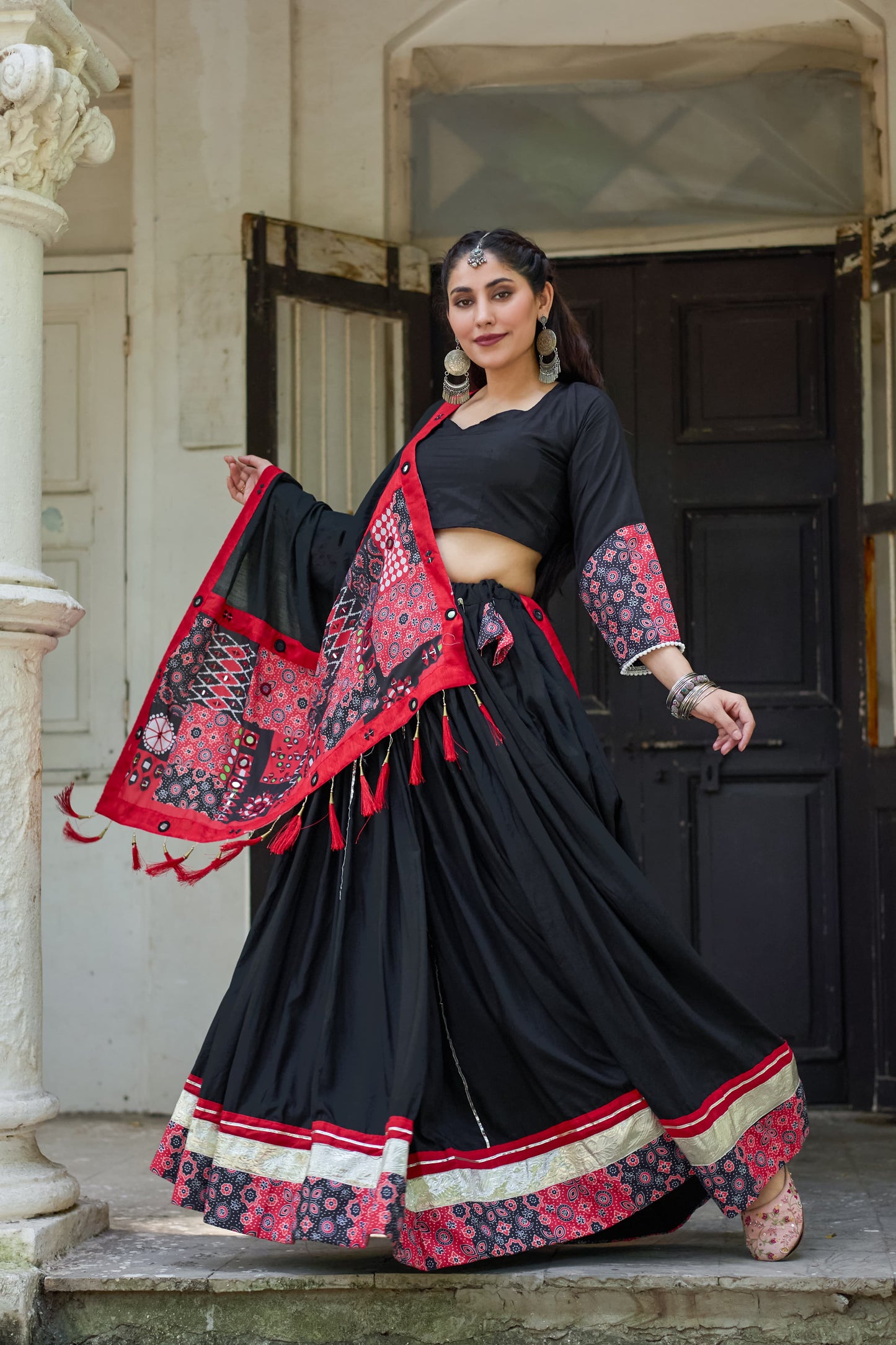 Navratri 2025 Special – White Pure Cotton Chaniya Choli Set with Mirror & Gota Patti Work