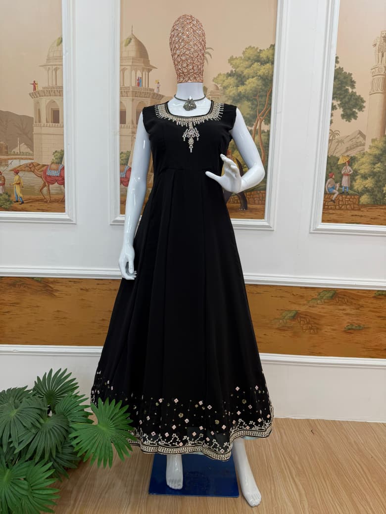 New Superhit Festive Collection ā Gown, Koti & Dupatta Set with Embroidery & Crystal Stone Work