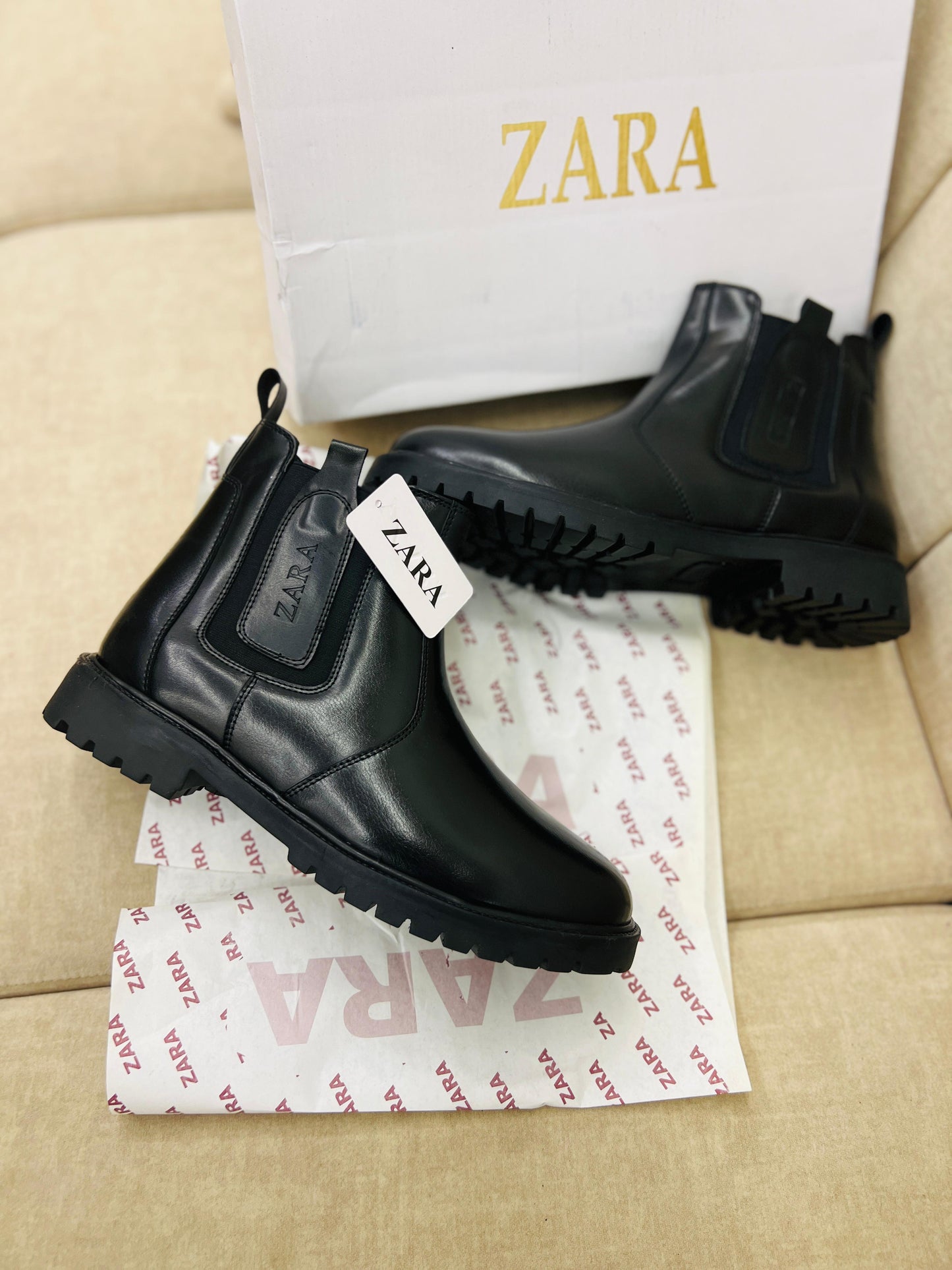 ZARA Wrinkle-Free Chelsea Boots – Premium Quality