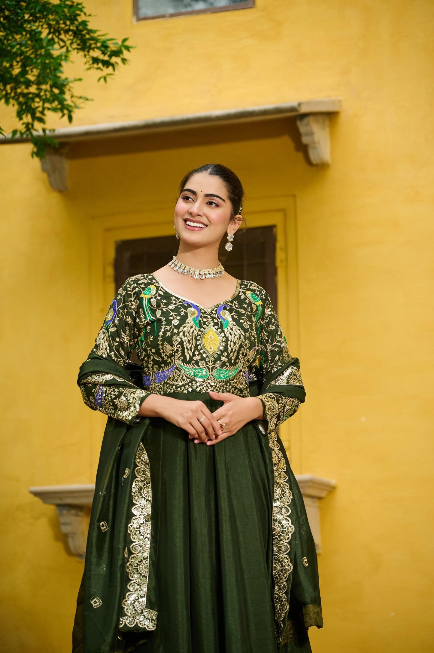 Elegant Gown-Dupatta Collection 2025 ā Vichitra Fabric with Zari Embroidery