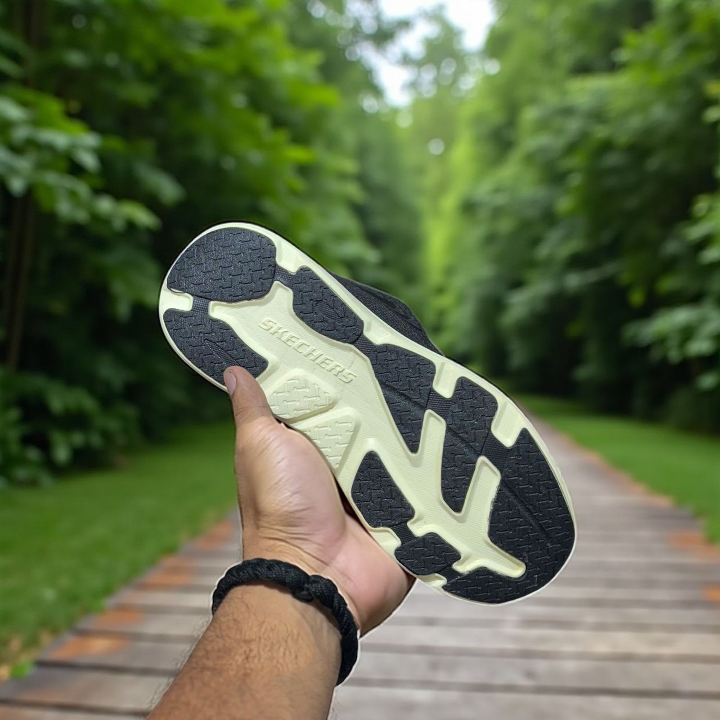 SKECHERS Carbon – Step in Style