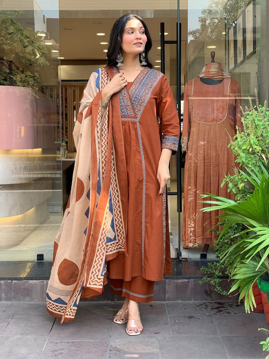 Elegant Cotton Kurti Set – With Printed Pant & Malmal Dupatta